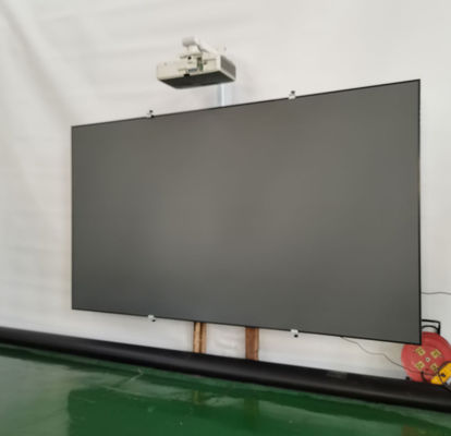 ওয়াইফাই এবং ব্লুটুথ সংযোগ কালো রঙের টাচ স্ক্রিন কিওস্ক রূপা ফ্রেম সহ এবং ভয়েস রিমোট কন্ট্রোল সহ