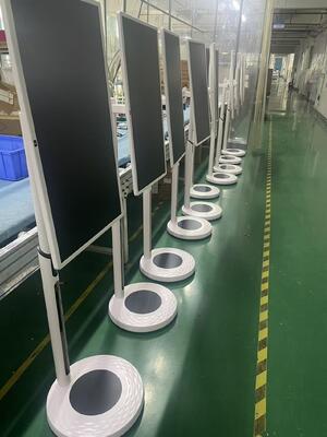 32 ইঞ্চি পোর্টেবল স্মার্ট টিভি মোবাইল টাচ স্ক্রিন ওয়্যারলেস অ্যান্ড্রয়েড টিভি চাকা উপর