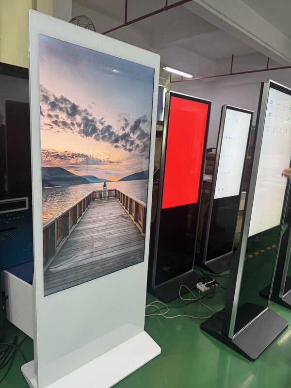 ডিজিটাল বিজ্ঞাপন প্রচারণা পর্যবেক্ষণ এবং বিশ্লেষণ করুন সত্য রিয়েলটাইম ট্র্যাকিং এবং প্রাচীর বা মেঝে স্ট্যান্ড ইনস্টলেশন টাইপ সহ ডিজিটাল বিজ্ঞাপন মনিটর